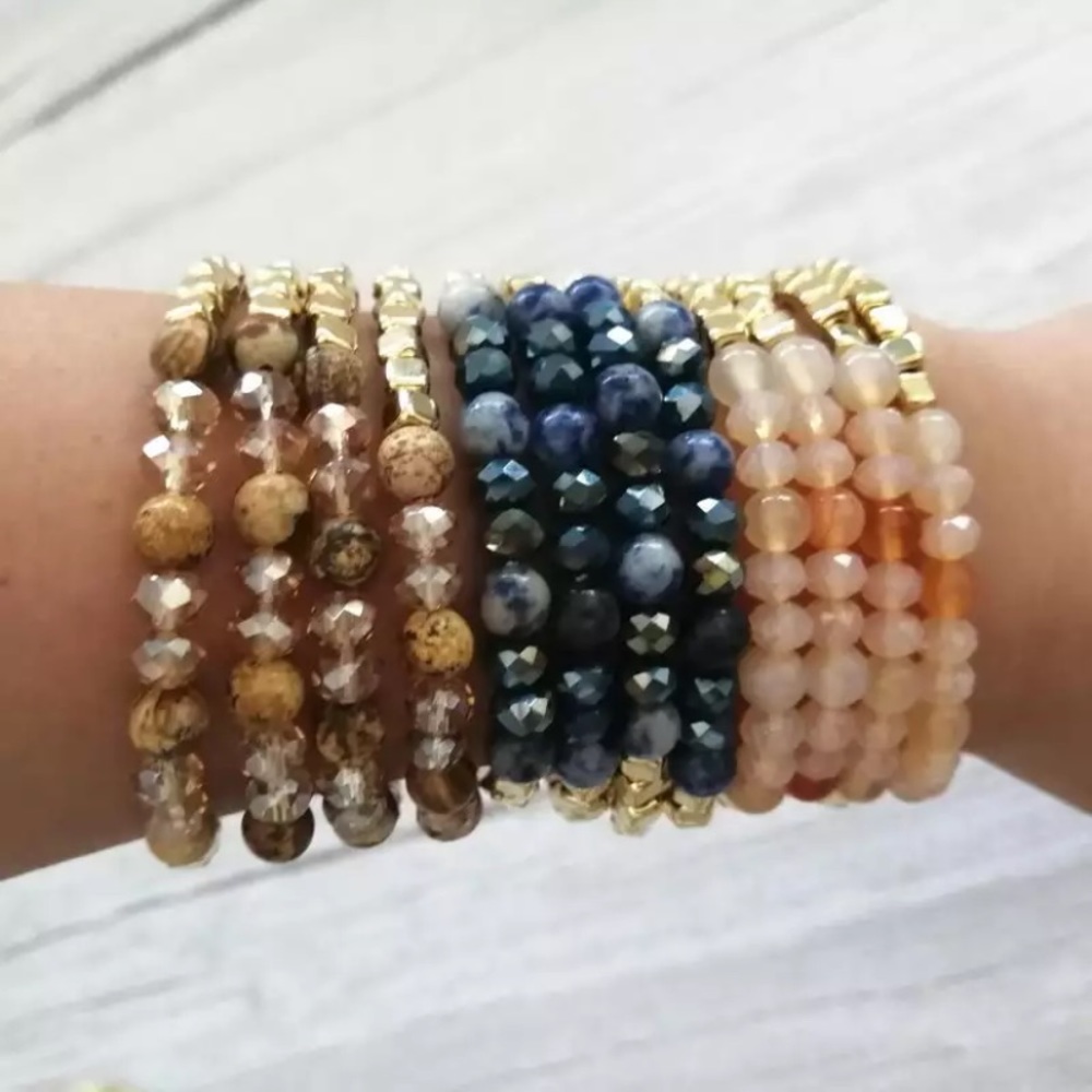 Boho stacking layering bracelet set of 4 in pink quartz stone  & gold beads NEW - Picture 2 of 2